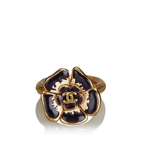 bague camélia chanel noire|chanel camellia jewelry.